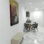 Catalina Downtown 4*